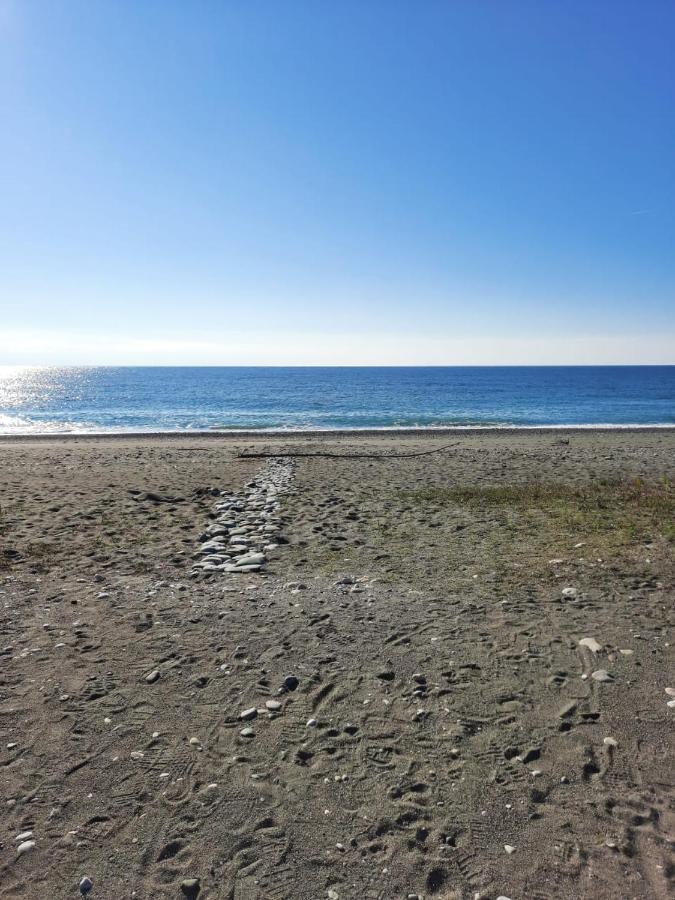 Гостевой Дом La Mer Pizunda Exterior foto